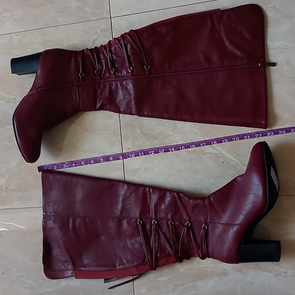 Tall Boots with Tassels and Side Zipper - Picture 2 of 7